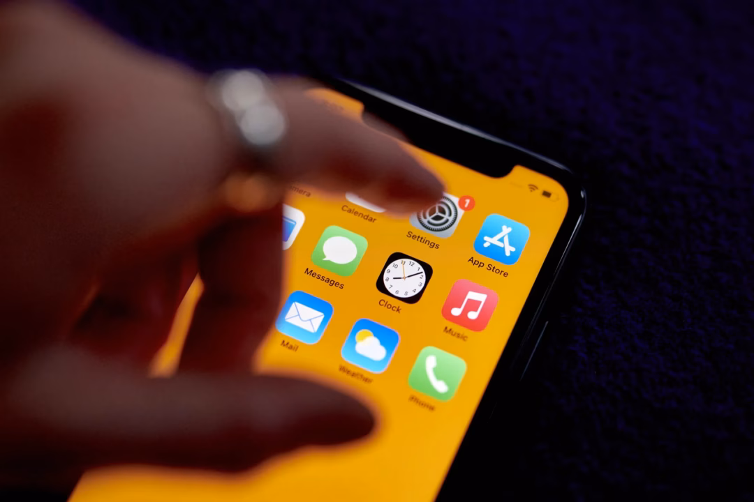 Người dùng iPhone, Facebook, Google cần đổi mật khẩu gấp Người dùng iPhone, Facebook, Google cần đổi mật khẩu gấp