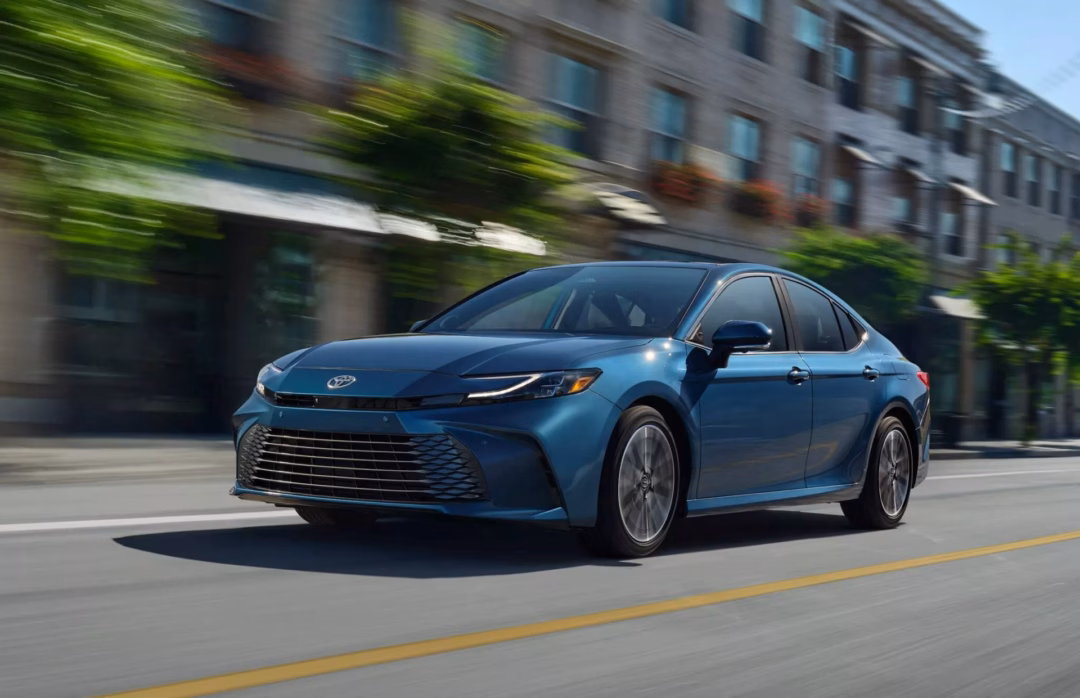 Sedan cỡ D giảm mạnh Thị trường sedan cỡ D đang gặp khó khăn