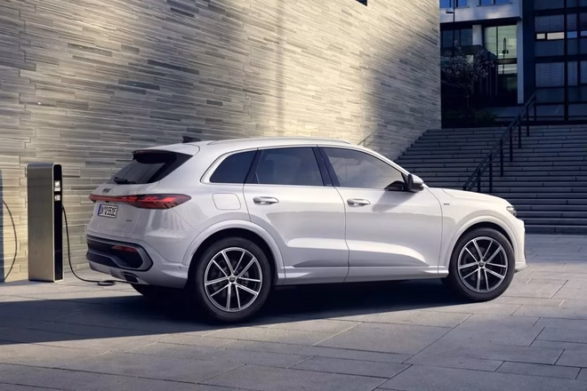 Audi Q5 PHEV với thiết kế thể thao Audi Q5 PHEV với thiết kế thể thao