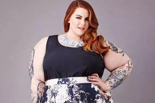 Tess Holliday trình diễn trên sàn catwalk Tess Holliday - Người mẫu ngoại cỡ