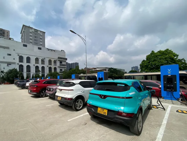 Trạm sạc nhanh chóng trở thành điểm đến quen thuộc Trạm sạc nhanh chóng trở thành điểm đến quen thuộc