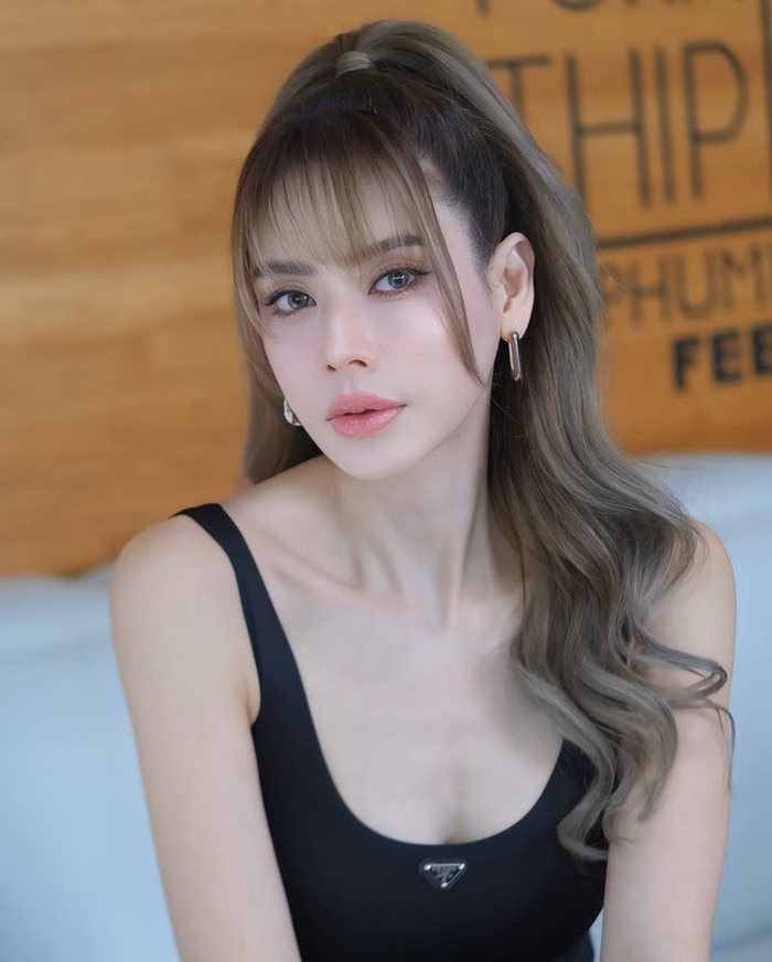 Aey Pornthip Nữ diễn viên Thái Lan Aey Pornthip mắc bệnh ung thư phổi giai đoạn đầu.