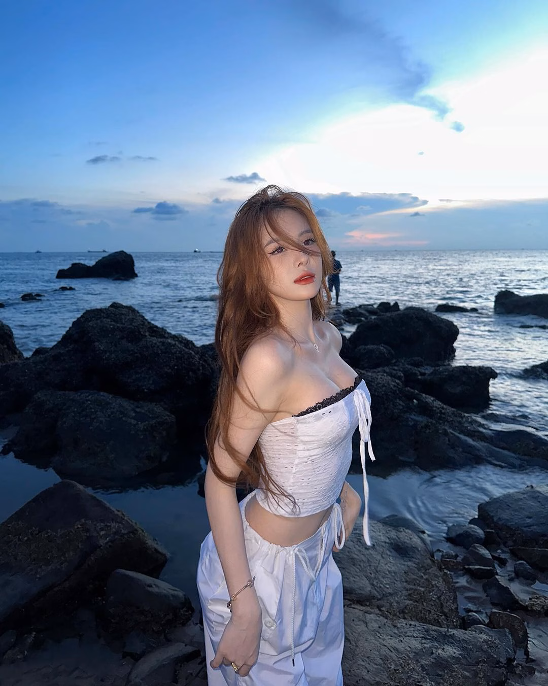 Ngân Hà Hot TikToker Ngân Hà khoe vóc dáng nóng bỏng