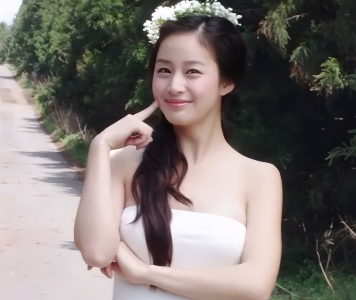 Nhan sắc vợ Bi Rain Nhan sắc trong trẻo của Kim Tae Hee - vợ Bi Rain từng gây sốt mạng xã hội.