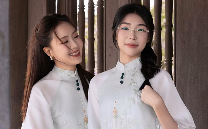 Hồng Diễm và con gái cả Hồng Diễm và con gái cả