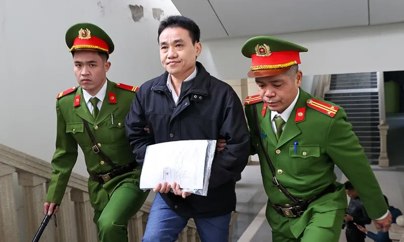 Bị cáo Trần Tùng Bị cáo Trần Tùng tại phiên tòa sơ thẩm