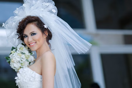 Diễm Hương kết hôn
