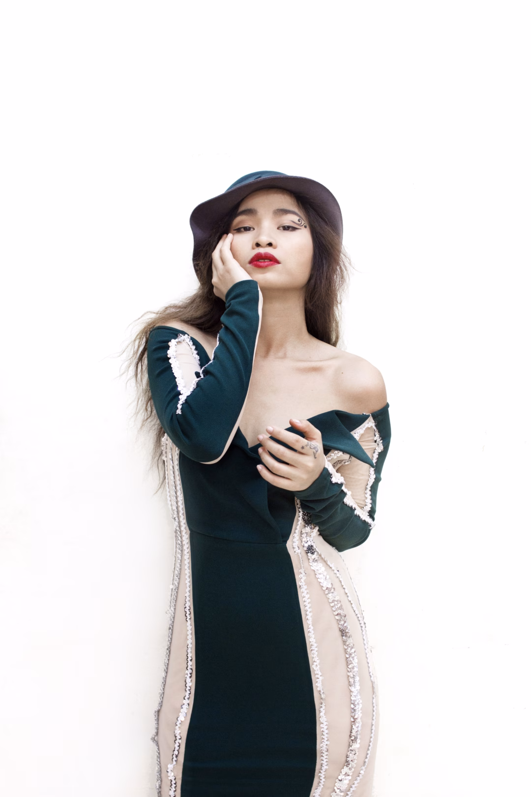 Ca sĩ Đồng Lan biểu diễn Ca sĩ Đồng Lan biểu diễn