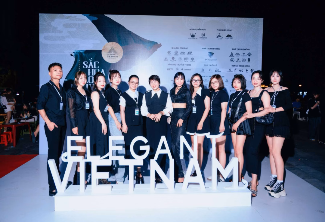 Trang Dona làm tóc cho người nổi tiếng Trang Dona làm tóc cho người nổi tiếng