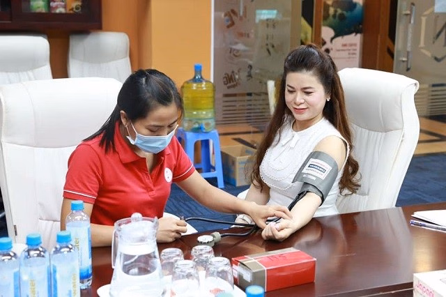 Nữ doanh nhân Lê Hoàng Diệp Thảo chia sẻ kinh nghiệm Nữ doanh nhân Lê Hoàng Diệp Thảo chia sẻ kinh nghiệm