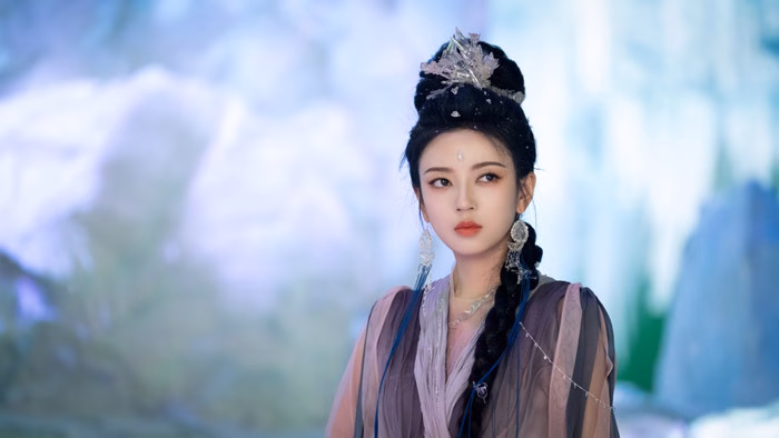 Hà Thụy Hiền chiếm spotlight