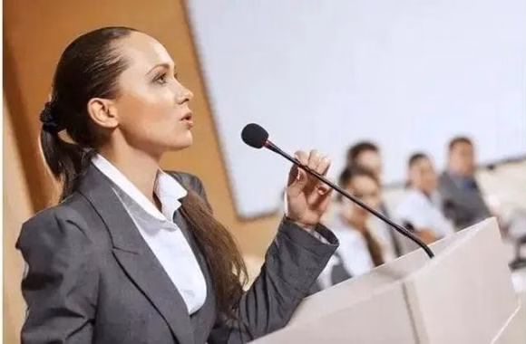 phát biểu trên sân khấu phát biểu trên sân khấu, thăng chức, ứng xử
