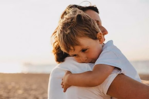 Trẻ khóc Trẻ em khóc lóc