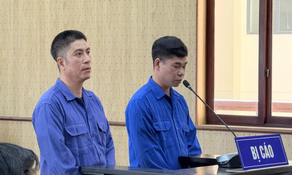 Bị cáo Nguyễn Văn Thanh và Cao Bá Hoài Bị cáo tại phiên tòa
