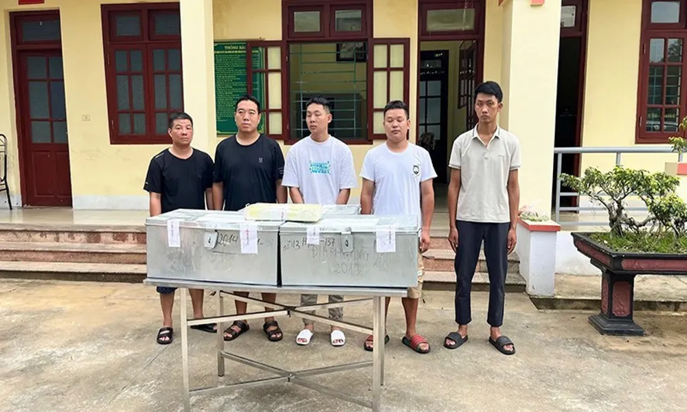 Các đối tượng liên quan cùng tang vật Các đối tượng liên quan cùng tang vật