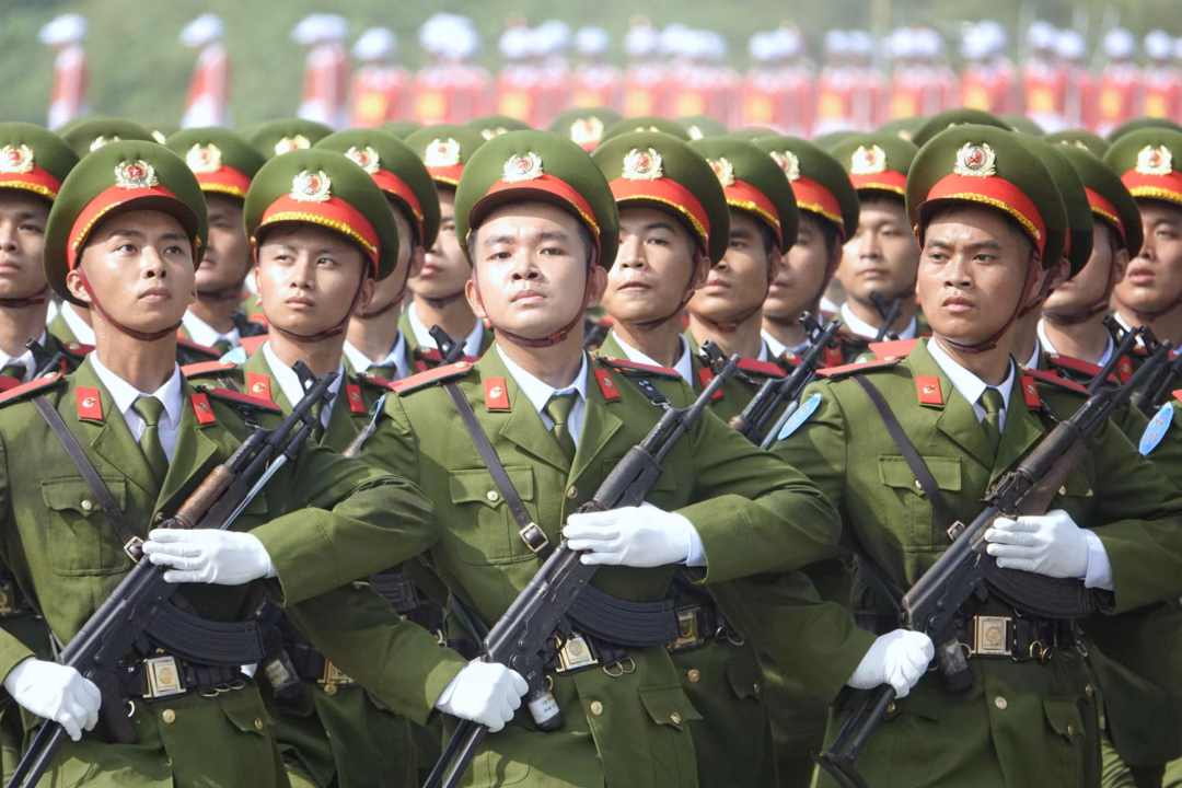 43 khối đội ngũ diễu binh trong ngày Quốc khánh 2/9 Khối nam học viên các học viện, trường Công an nhân dân.