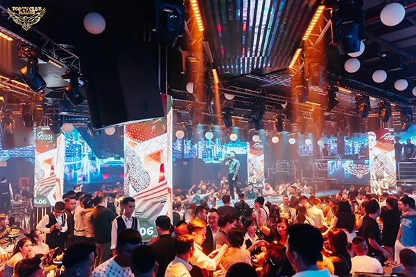 Không khí sôi động hàng đêm tại TOP TV CLUB Không khí sôi động hàng đêm tại TOP TV CLUB