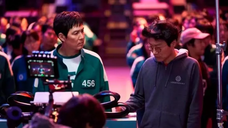 Hwang Dong Hyuk trên phim trường Squid Game