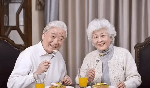 Người sống thọ ăn uống cân bằng và đa dạng