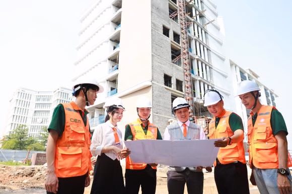 Sinh viên ngành Kinh tế Xây dựng Sinh viên ngành Kinh tế Xây dựng