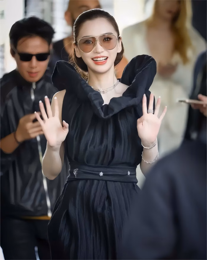 Angelababy trở lại với phong cách thời trang đỉnh cao Angelababy tỏa sáng tại Paris Fashion Week