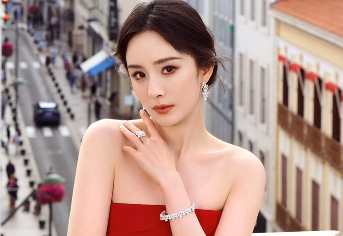 Dương Mịch vẫn giữ phong độ vững vàng trên Douyin Dương Mịch vẫn giữ phong độ vững vàng trên Douyin