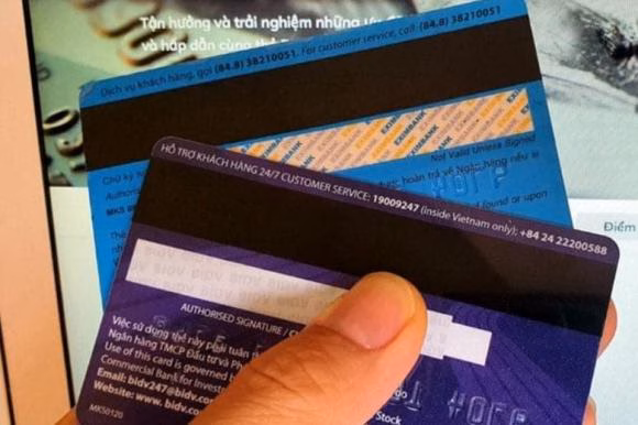 Chính thức 'khai tử' loại thẻ ATM này từ ngày 1/7: Tiền trong tài khoản sẽ đi về đâu? Thẻ từ ATM, quy định khoá thẻ từ ATM