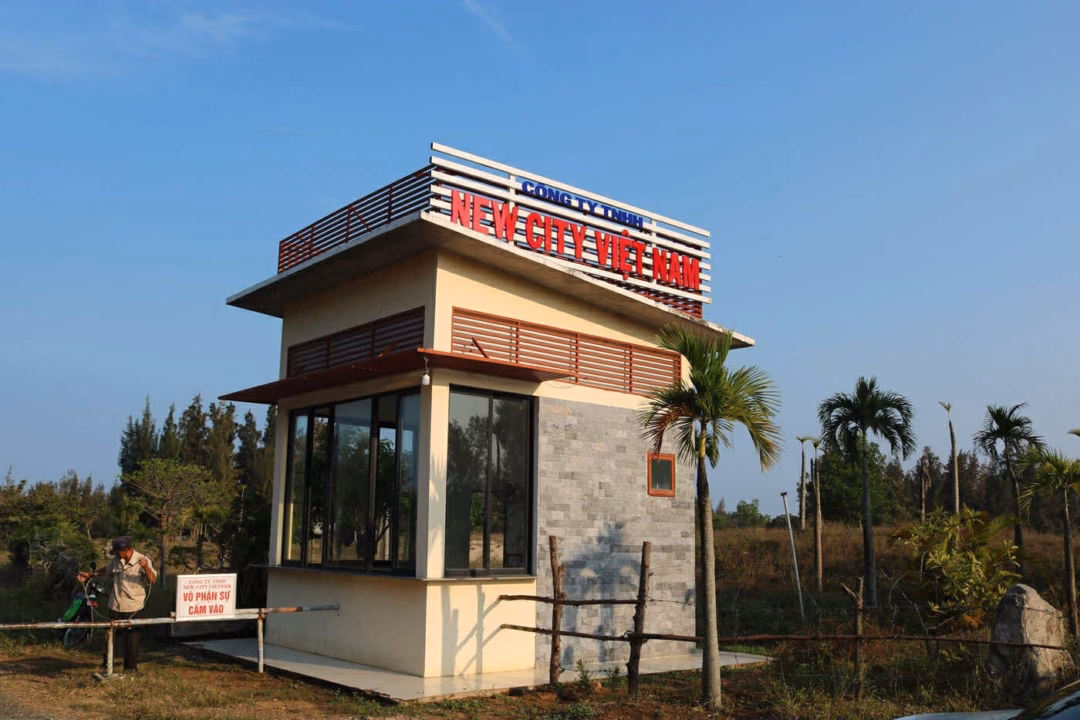 Đến nay, sau 17 năm, dự án vẫn chưa được triển khai, khu đất trong tình trạng hoang hóa. Ảnh: C.H