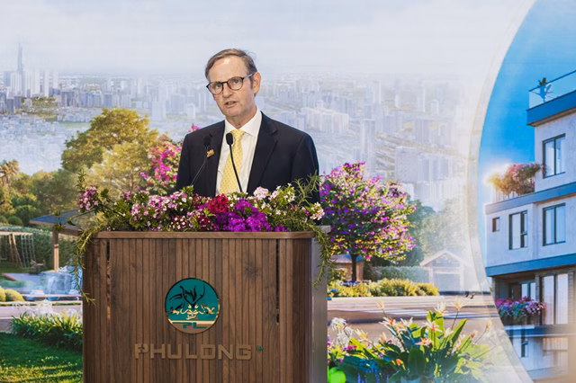 Ông Richard Mark Leech, Phó Tổng Giám đốc Phú Long
