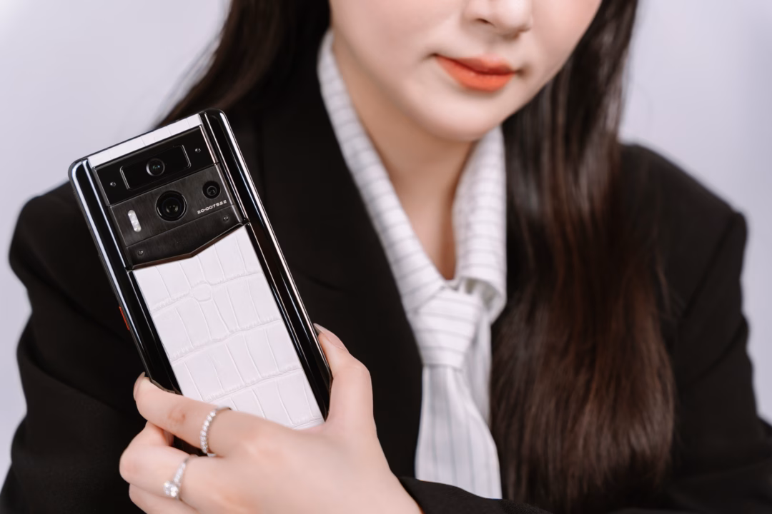 Thiết kế thủ công tinh xảo của Metavertu2 Max
