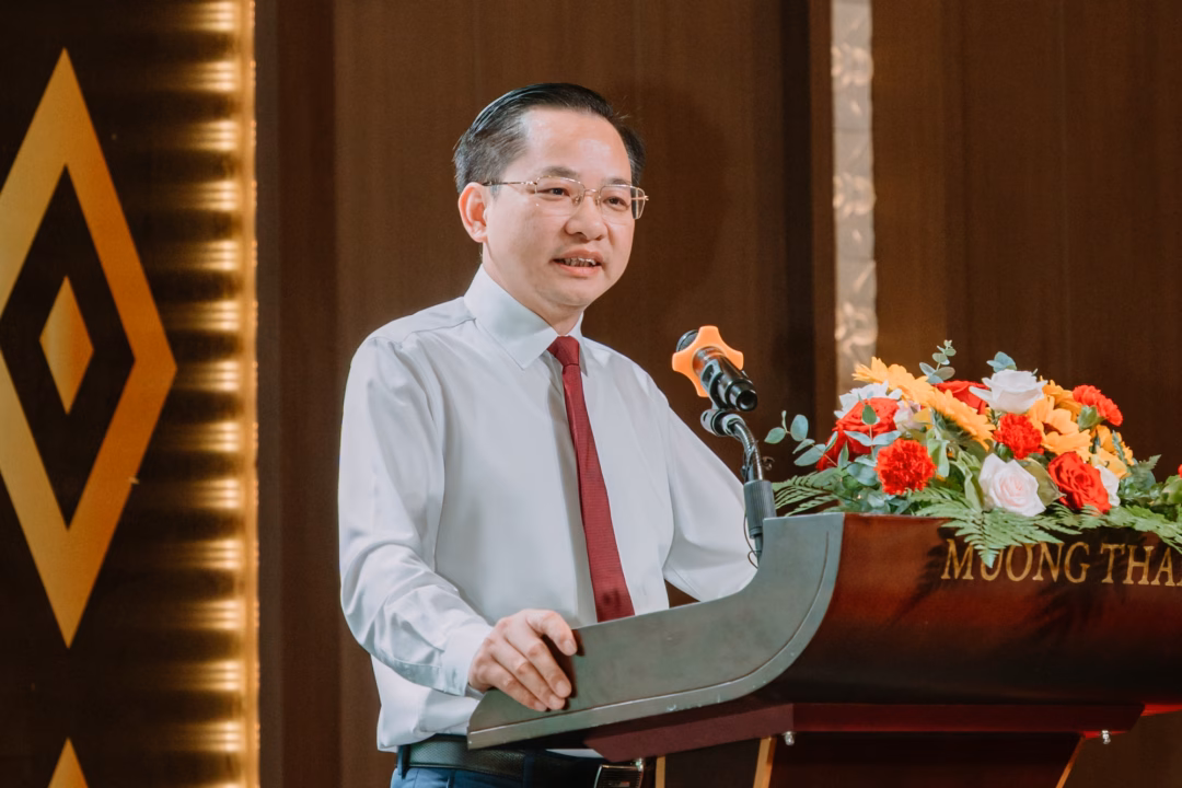 Vinachem: Lợi nhuận tăng 68%, chấm dứt lỗ lũy kế vào cuối năm 2025 Ông Nguyễn Hữu Tú – Phó Bí thư Đảng ủy, Thành viên HĐTV, Tổng Giám đốc Vinachem khẳng định: "Tập đoàn quyết tâm tăng trưởng dựa trên khoa học công nghệ, thực hiện nghiêm Nghị quyết 57-NQ/TW".