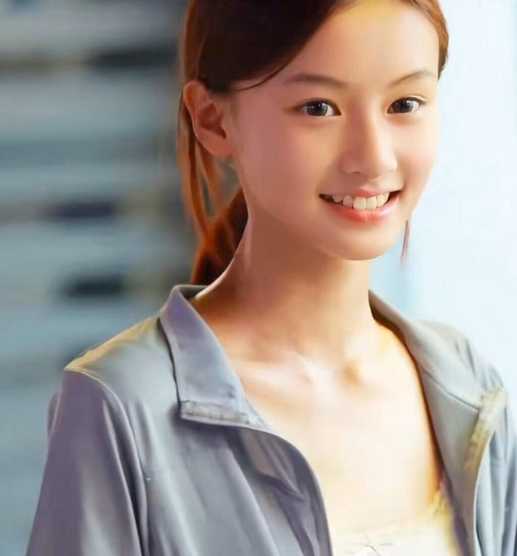 Cô gái 15 tuổi giống Trương Bá Chi bị chỉ trích gây tranh cãi về tư tưởng trọng nam khinh nữ Cô bé tuổi teen nổi tiếng một cách vô tình