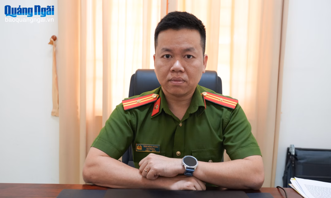 Cứu thanh niên 26 tuổi ‘mắc kẹt’ ở Myanmar sau khi hứa ‘việc nhẹ lương cao’ Thiếu tá TRẦN HỒNG PHONG, Đội trưởng Đội phòng ngừa, điều tra tội phạm về tệ nạn xã hội và mua bán người, Phòng Cảnh sát hình sự (Công an tỉnh)