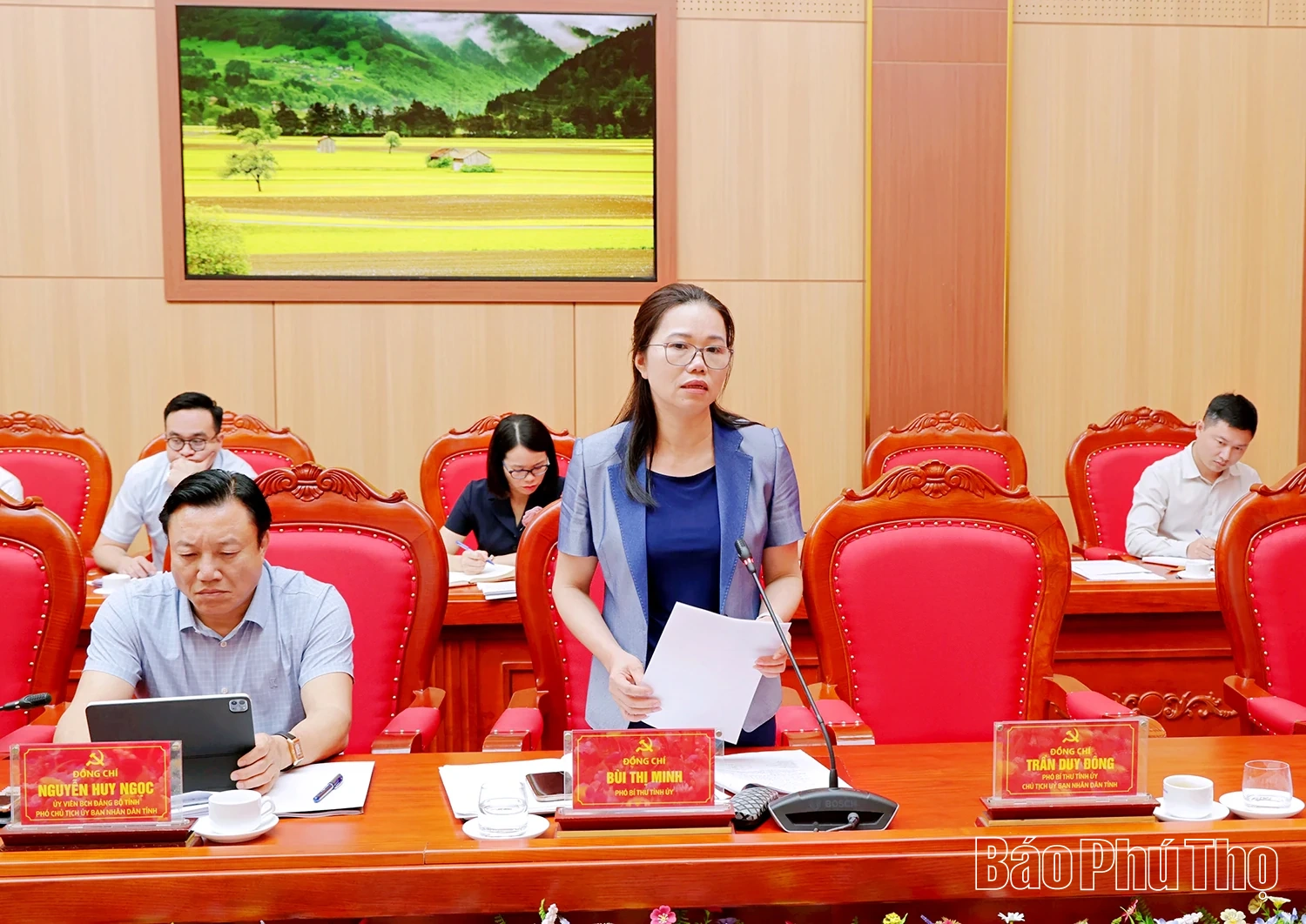 Phó Bí thư Tỉnh ủy Bùi Thị Minh phát biểu tại hội nghị.
