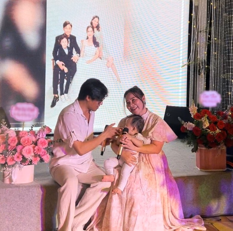 Eric là con trai chung của Quý Bình và Ngọc Tiền.