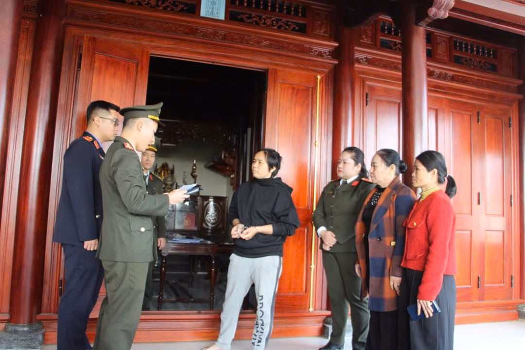 Công an Nghệ An bắt giữ Hồ Thị Hải - lợi dụng tự do dân chủ Công an Nghệ An bắt giữ Hồ Thị Hải - lợi dụng tự do dân chủ