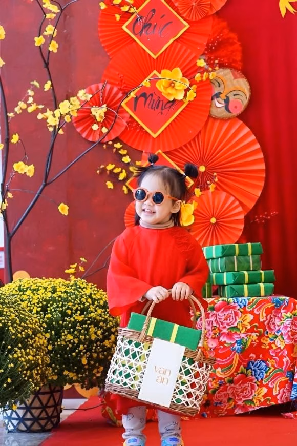 Diễn viên Bảo Thanh cho con gái lên sóng Diễn viên Bảo Thanh cho con gái lên sóng