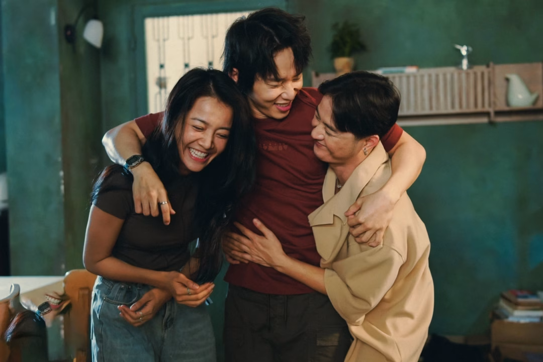 Dàn diễn viên trong phim 'Dưới đáy hồ' Dàn diễn viên trong phim 'Dưới đáy hồ'