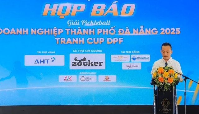 Đại diện ban tổ chức thông tin về điều lệ giải đấu Đại diện ban tổ chức thông tin về điều lệ giải đấu
