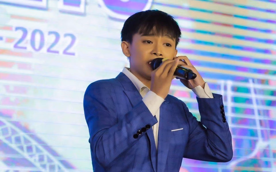 Hồ Văn Cường Hồ Văn Cường tất bật với việc chạy show thời gian gần đây.