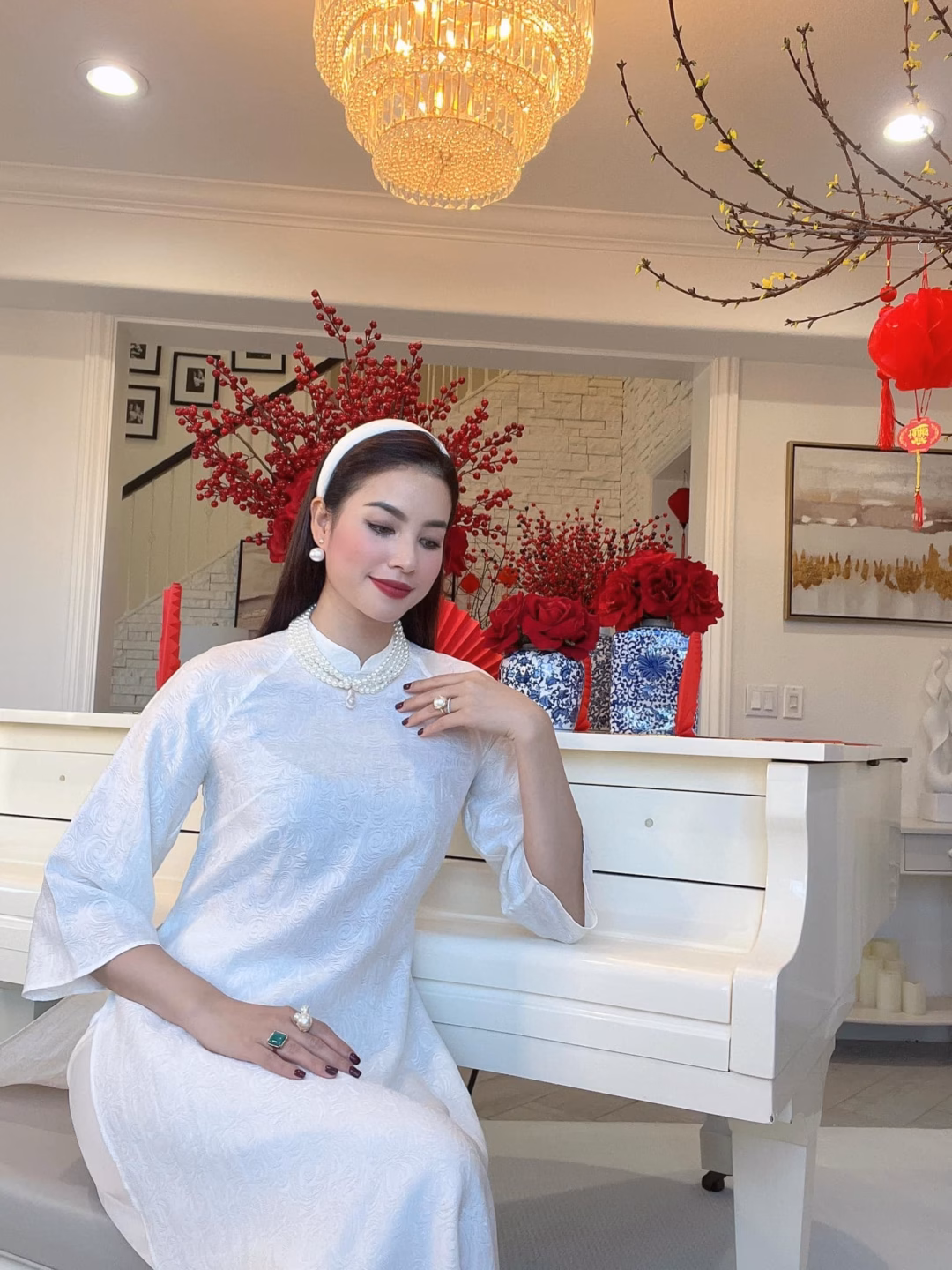 Góc nghiêng 'thần thánh' của Phạm Hương Góc nghiêng của Phạm Hương