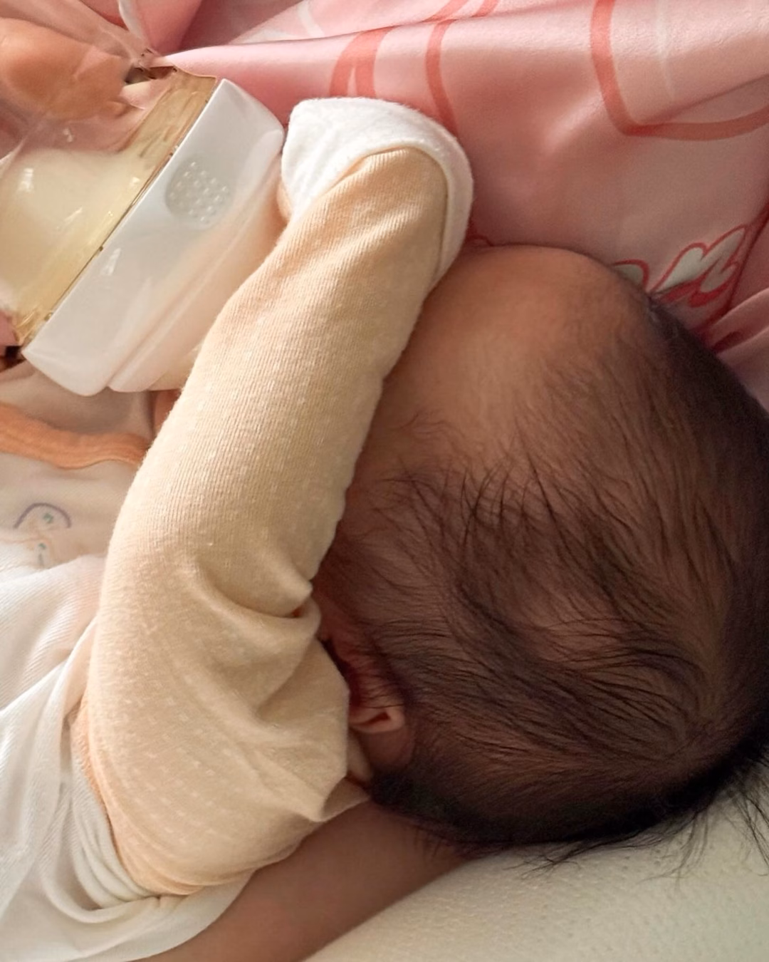 Diễm My 9X lần đầu lộ diện con trai, visual của em bé gây chú ý Nữ diễn viên giữ quy tắc không công khai thông tin cá nhân và dung mạo em bé