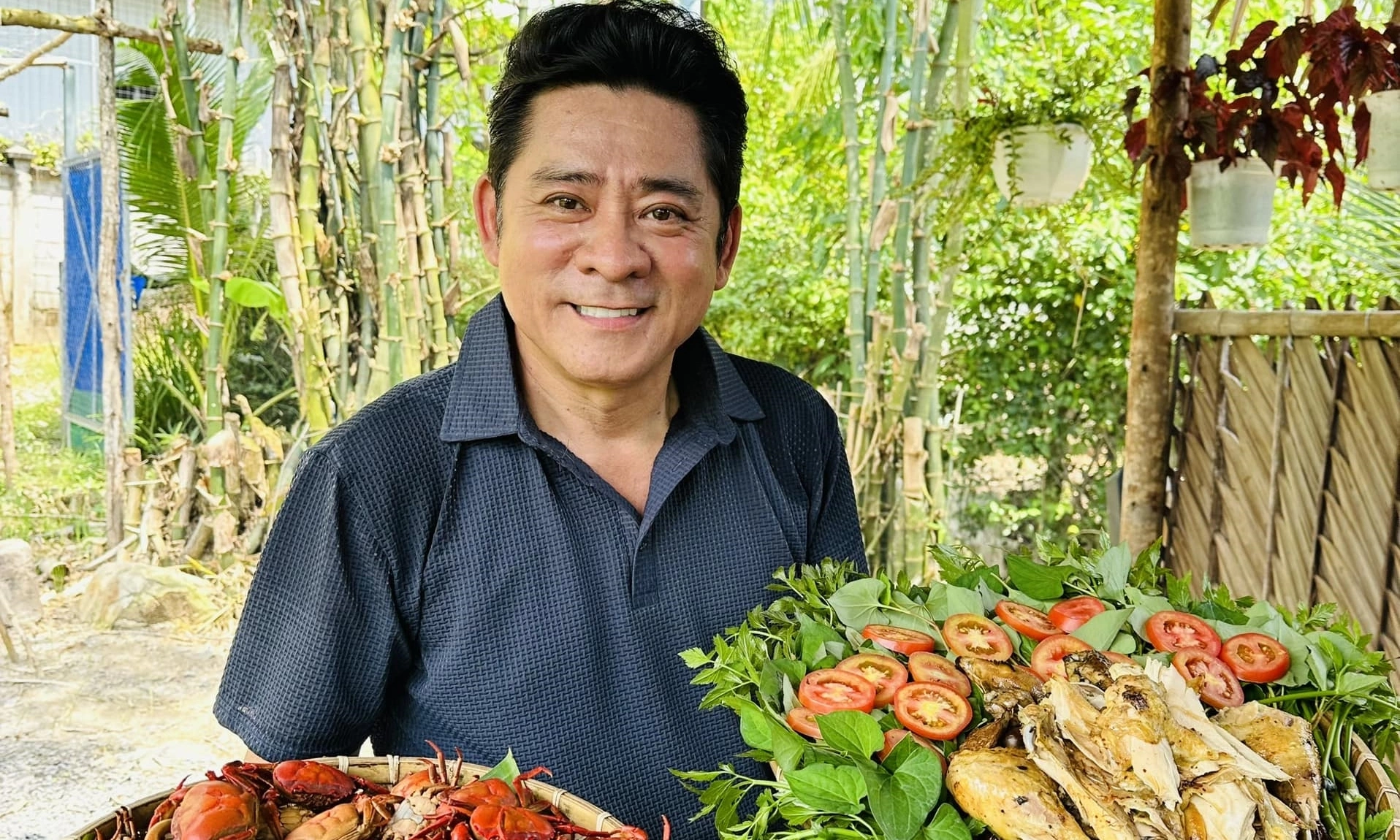Huỳnh Anh Tuấn đột quỵ, phải điều trị phục hồi chức năng Diễn viên Huỳnh Anh Tuấn trổ tài nấu các món miền Tây Nam Bộ. Video: Nhân vật cung cấp