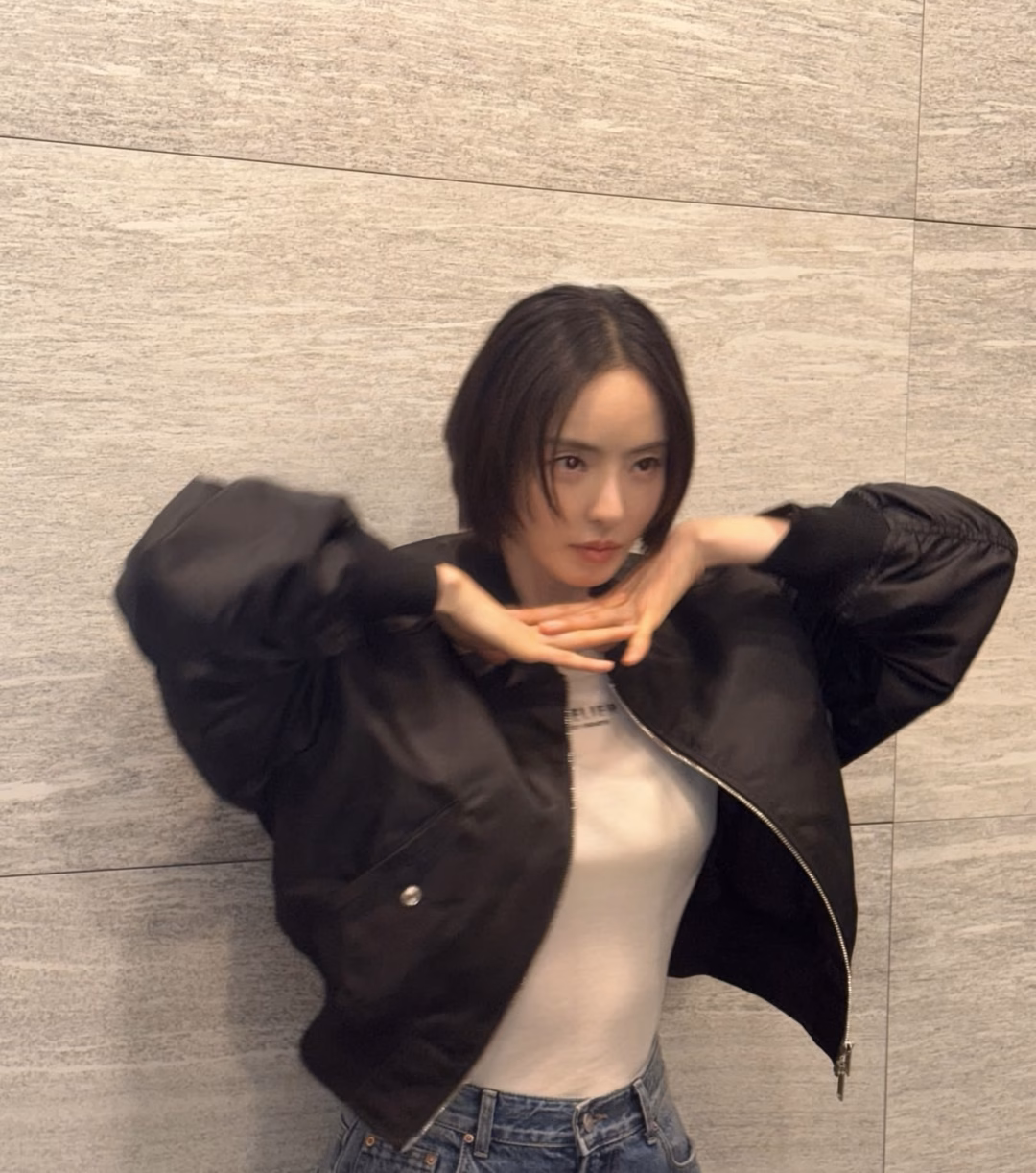Mỹ nhân Hàn Quốc Lee Da Hee khoe chân dài, tôn dáng với outfit tối giản Minh tinh 40 tuổi bỗng lộ chân quá nuột nà, tạo hình mới giống hệt mỹ nhân đẹp nhất thế giới- Ảnh 16.