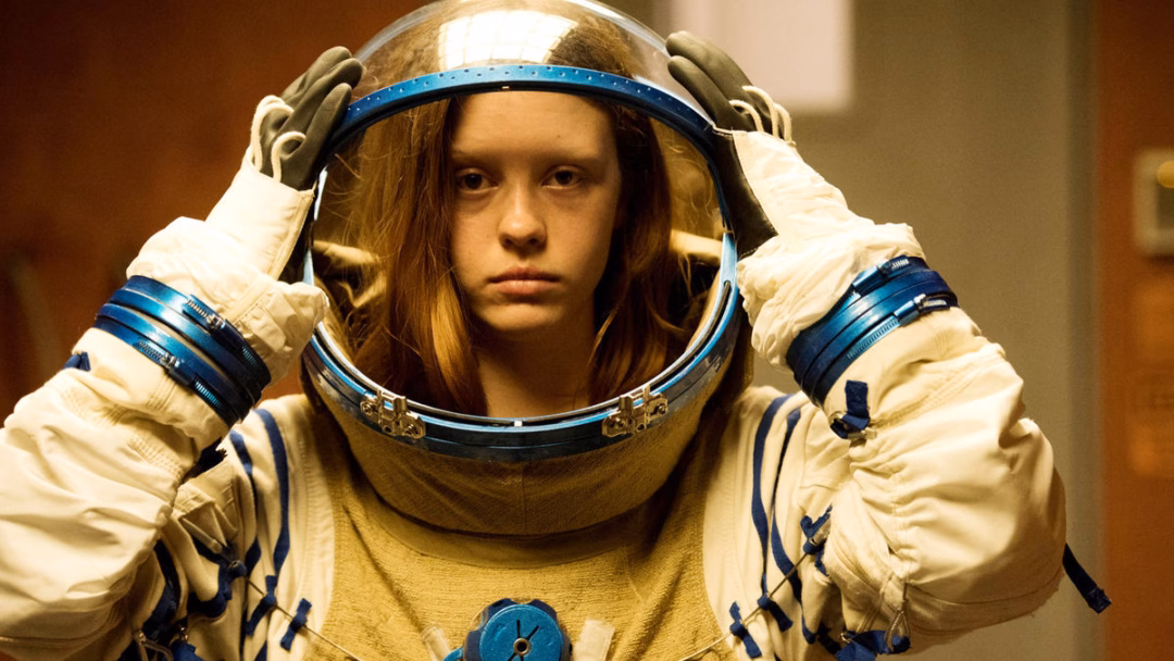 Mia Goth – Nàng thơ mới của điện ảnh kinh dị độc lập Lạc ngoài vũ trụ – High life (2018)