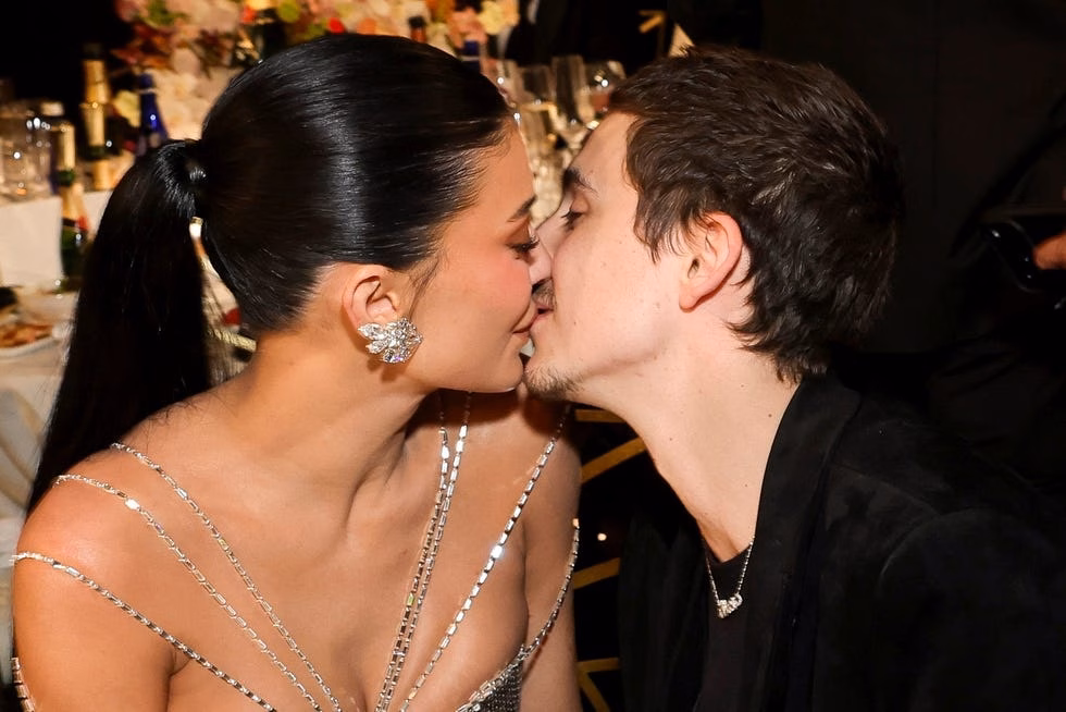 Timoth&eacute;e Chalamet v&agrave; Kylie Jenner tại lễ trao giải