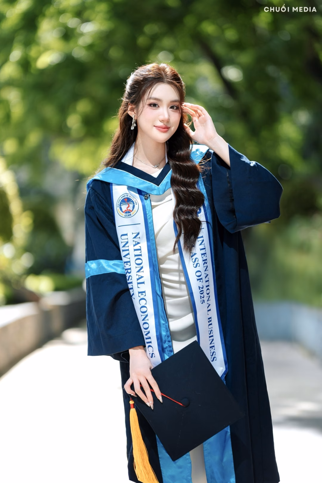Phương Oanh trong trang phục Miss World Vietnam 2025