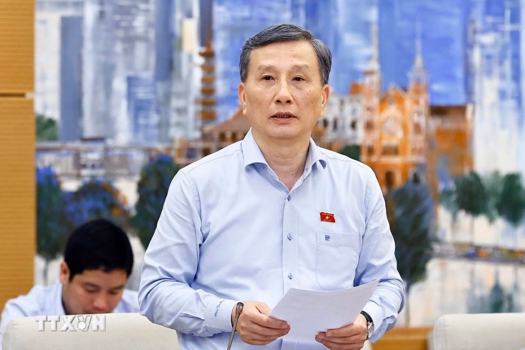 Chủ nhiệm Ủy ban Khoa học, Công nghệ và Môi trường Lê Quang Huy Chủ nhiệm Ủy ban Khoa học, Công nghệ và Môi trường Lê Quang Huy trình bày