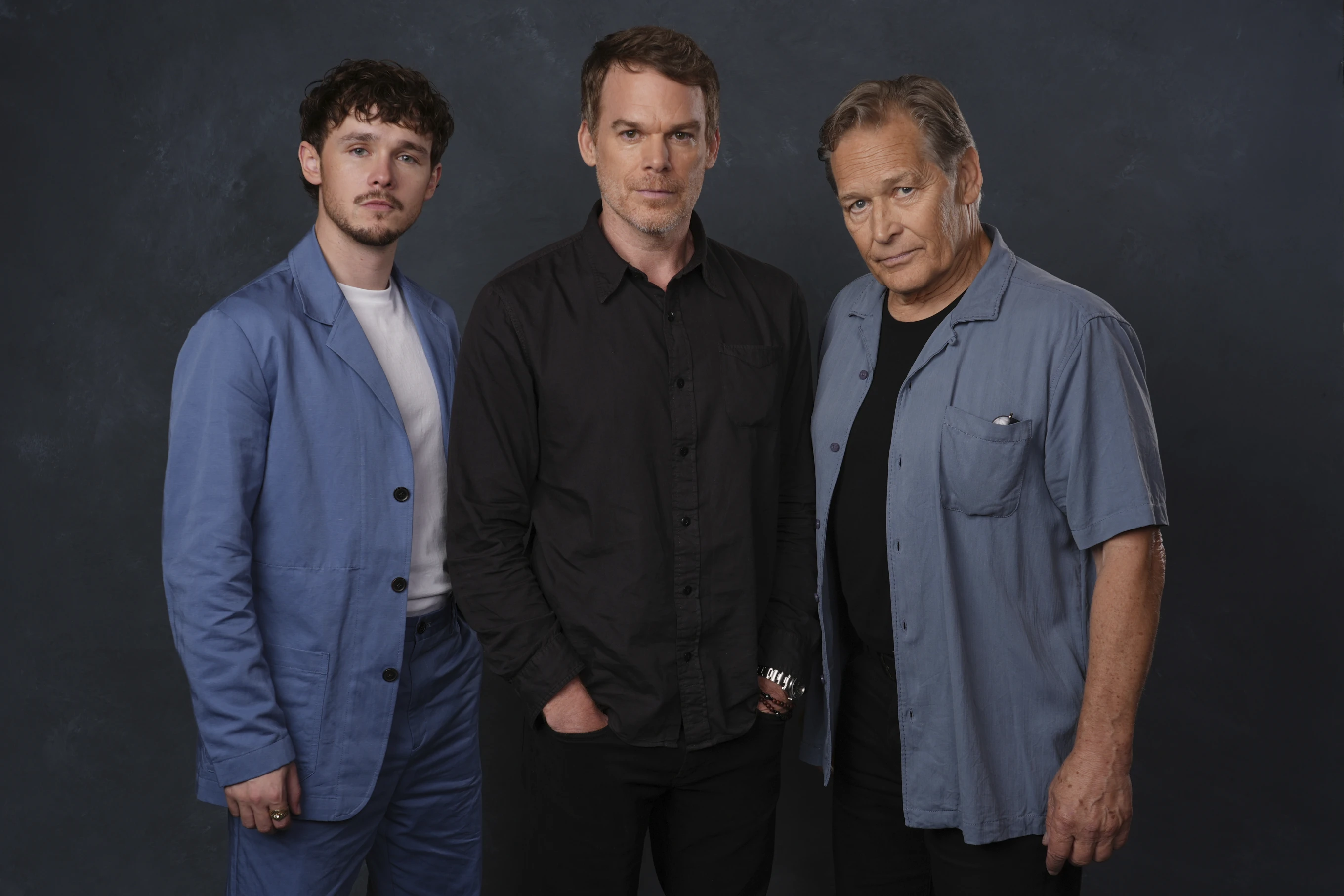 Hàng nghìn fan attends Comic-Con 2025: Hé lộ dự án mới của Ryan Gosling và George Lucas Jack Alcott, from left, Michael C. Hall, and James Remar pose for a portrait to promote “Dexter: Resurrection” during Comic-Con International on Friday, July 25, 2025, in San Diego. (AP Photo/Chris Pizzello)