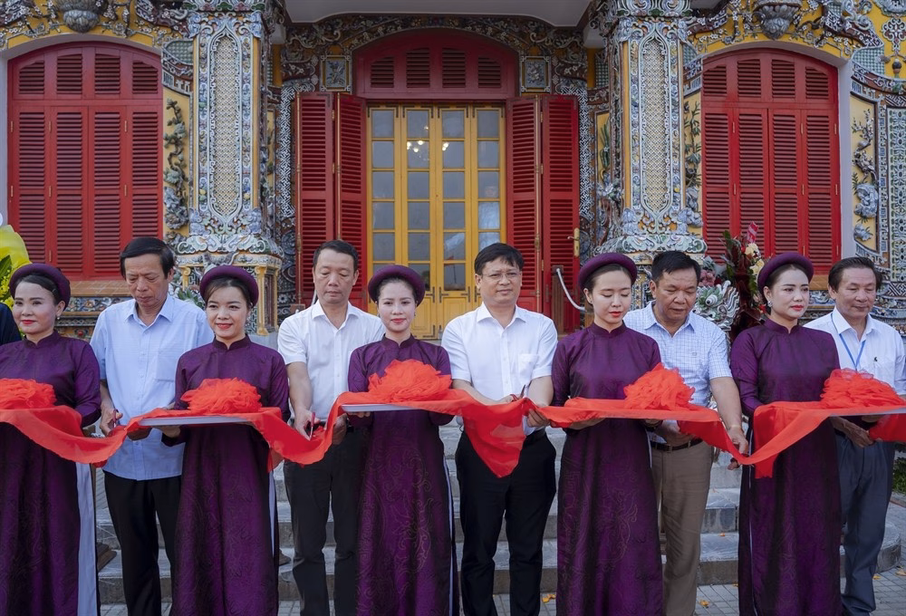 Tái hiện chợ quê Nam Bộ và tôn vinh nghề sơn cổ truyền tại phố cổ Hà Nội